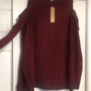 Rachel Roy Cold shoulder top in color wine size 0x
